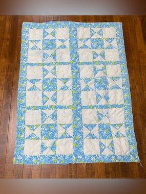 Vintage Ohio Star Patchwork Baby Crib Tie Quilt 32” x 44”